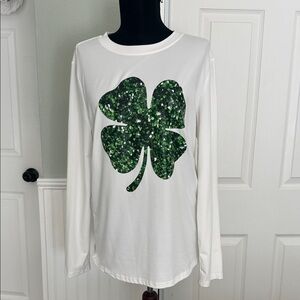NWOT Shamrock ☘️ tee. Stretchy polyester.